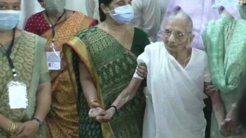 Gujarat Assembly elections: PM Modi's mother, Heeraben Modi casts votes