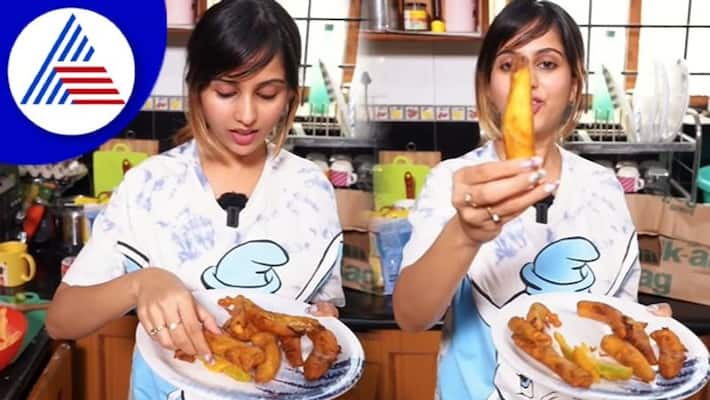 Actress Niveditha Gowda trolled for cooking bajji vcs Actress Niveditha Gowda trolled for cooking bajji vcs