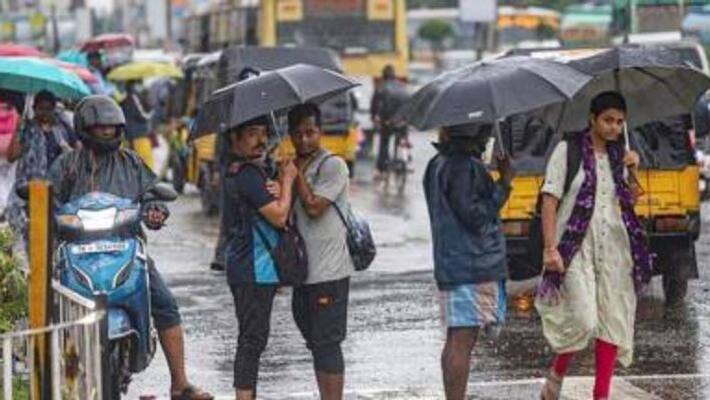 Warning for 13 districts due to heavy rains on December 8 at Tamilnadu Warning for 13 districts due to heavy rains on December 8 at Tamilnadu