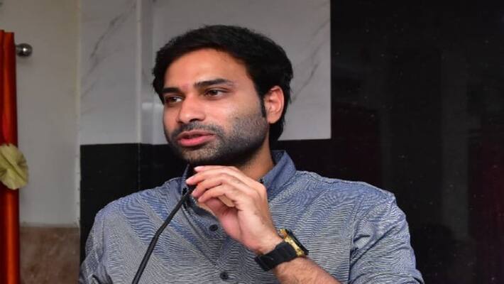 IT Raids on YSRCP Leader Devineni Avinash home in vijayawada IT Raids on YSRCP Leader Devineni Avinash home in vijayawada