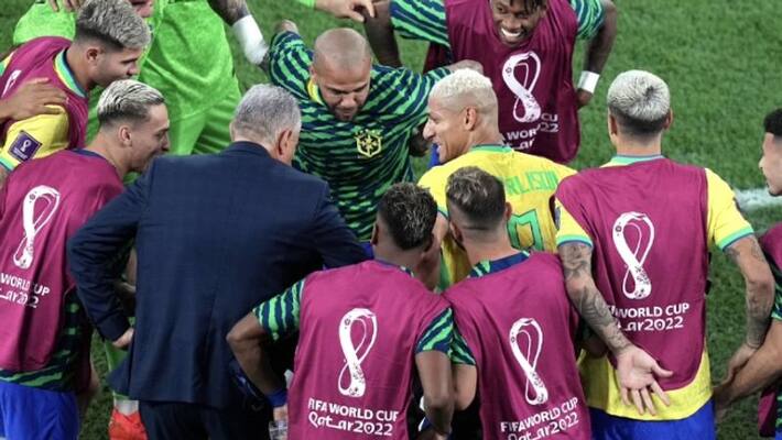 Watch video brazilian coach tite and players dancing Zamba Watch video brazilian coach tite and players dancing Zamba