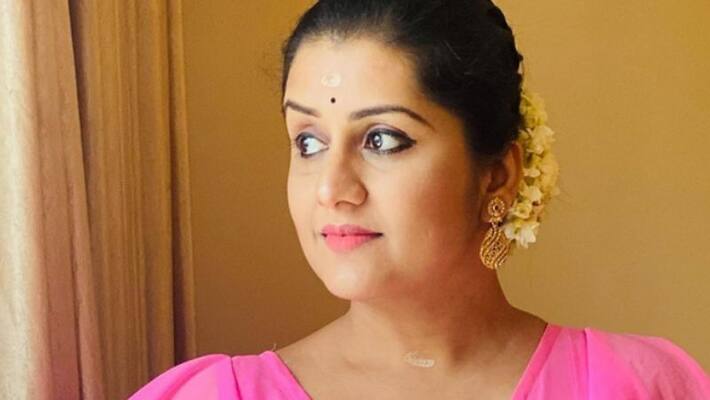 Sarayu Mohan comes out against luxurious marriage Sarayu Mohan comes out against luxurious marriage
