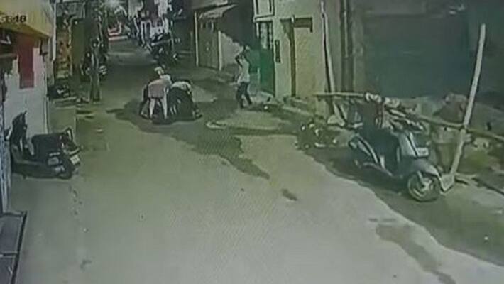 Murder Caught On Camera Group Of 6 Smashes Bengaluru Man s Head With Stones Murder Caught On Camera Group Of 6 Smashes Bengaluru Man s Head With Stones