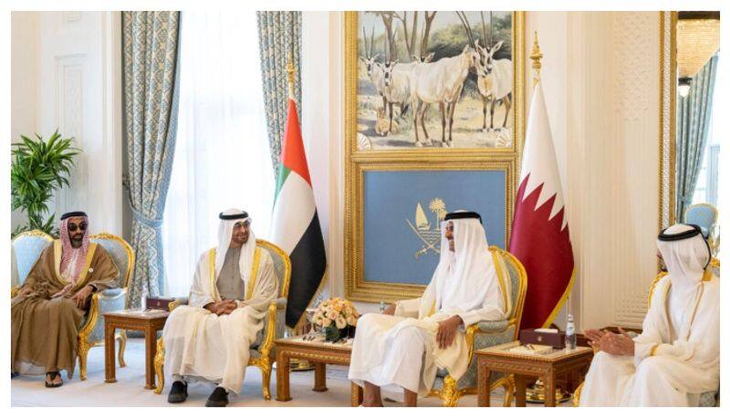 UAE presidents meets Emir of Qatar