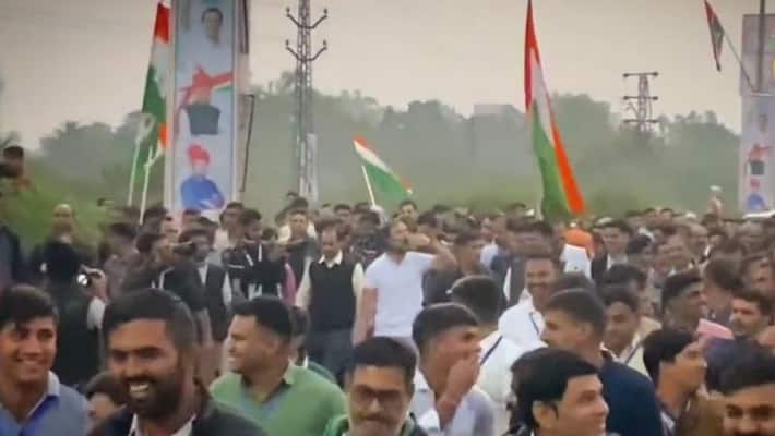 Rahul gandhi gave flying kiss to bjp office in Rajasthan watch viral video Rahul gandhi gave flying kiss to bjp office in Rajasthan watch viral video