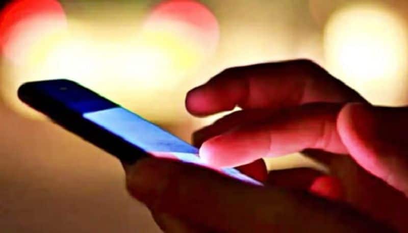 Seven arrested for defrauding men through dating app