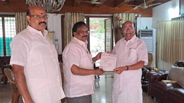 Devdas a former Member of Parliament of the Congress party joined PMK Devdas a former Member of Parliament of the Congress party joined PMK