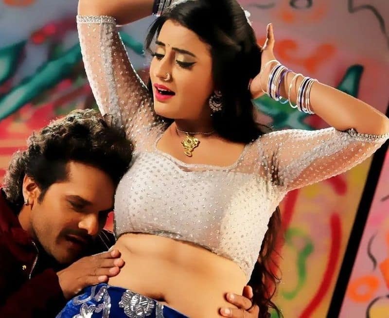 800px x 654px - Akshara Singh SEXY video: Bhojpuri actress, Khesari Lal Yadav's naughty  dance moves are a must WATCH