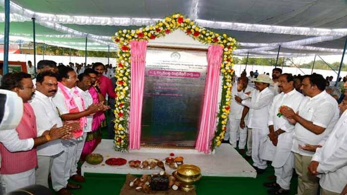 Telangana CM KCR Slams Narendra Modi In Jagtial Sabha Telangana CM KCR Slams Narendra Modi In Jagtial Sabha