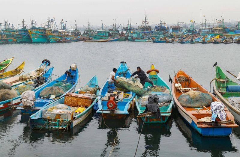 Cyclonic storm Mandous caused heavy rains alert in Tamil Nadu and Puducherry,IMD forecast kpa