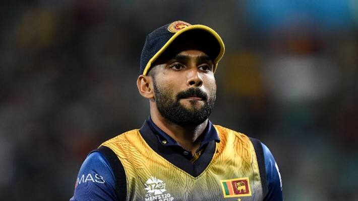 Chamika Karunaratne loses four teeth while trying to take catch in Lanka Premier League Chamika Karunaratne loses four teeth while trying to take catch in Lanka Premier League