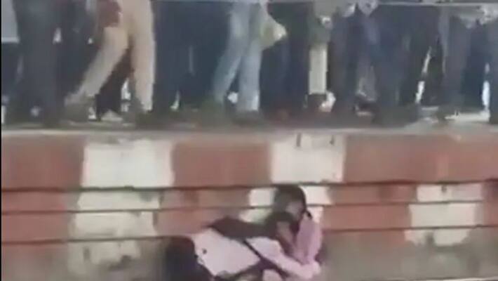 viral video of Karnataka Mother and sons narrow escape viral video of Karnataka Mother and sons narrow escape