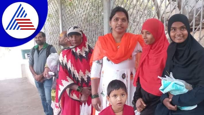 A Muslim family got darshana of Anjanadri Anjaneya in midst of Dharma dangal in the state gvd A Muslim family got darshana of Anjanadri Anjaneya in midst of Dharma dangal in the state gvd