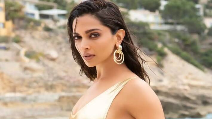 Pathaan Deepika Padukone Looks Sexy In Golden Monokini Shah Rukh Khan