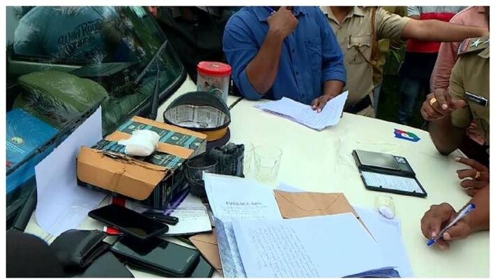 Police arrested Palakkad youths with deadly drugs Police arrested Palakkad youths with deadly drugs