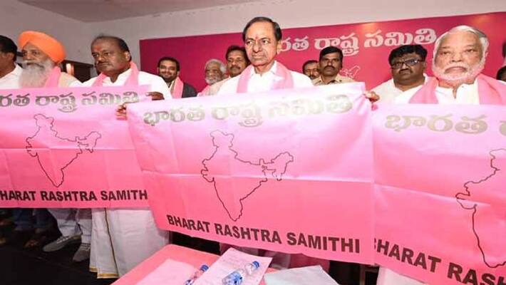 chhatrapati shahu maharaj grand son chhatrapati sambhaji meets telangana cm kcr chhatrapati shahu maharaj grand son chhatrapati sambhaji meets telangana cm kcr