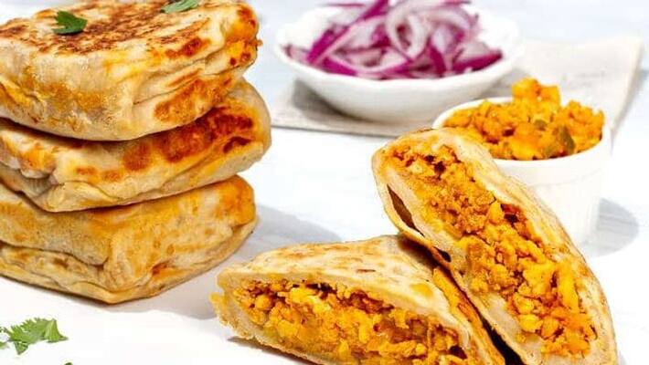 How to make Malaysian Chicken Murtabak in Tamil How to make Malaysian Chicken Murtabak in Tamil