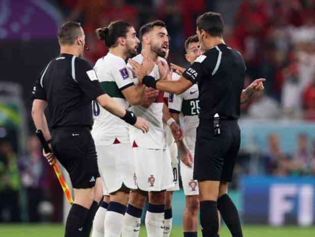 Bruno Fernandes demands apology from officials after Manchester