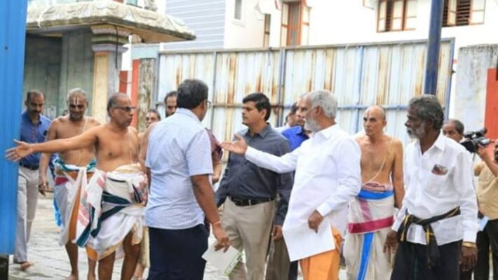 New dresses distributed in temples under Hindu Religious and Charitable Endowments Department in Kanyakumari New dresses distributed in temples under Hindu Religious and Charitable Endowments Department in Kanyakumari