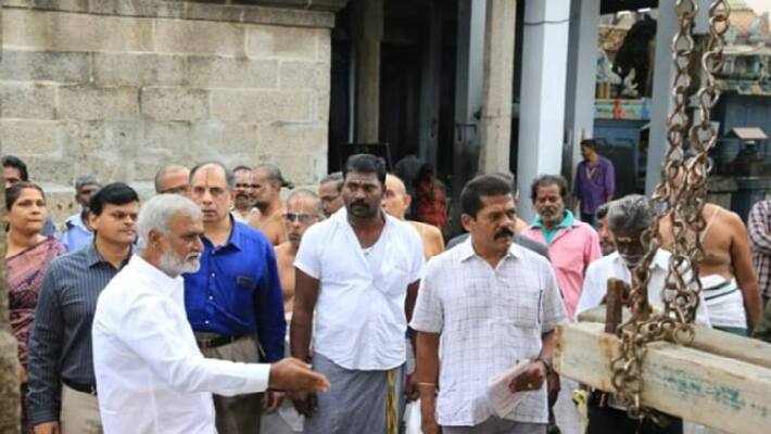 minister SekarBabu inspects mylapore temple and adviced to officers on about works realed temples minister SekarBabu inspects mylapore temple and adviced to officers on about works realed temples