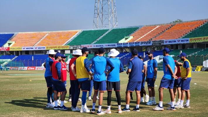 IND vs BAN 1st Test Shubman Gill doubtful for Chattogram Test after injury in training IND vs BAN 1st Test Shubman Gill doubtful for Chattogram Test after injury in training