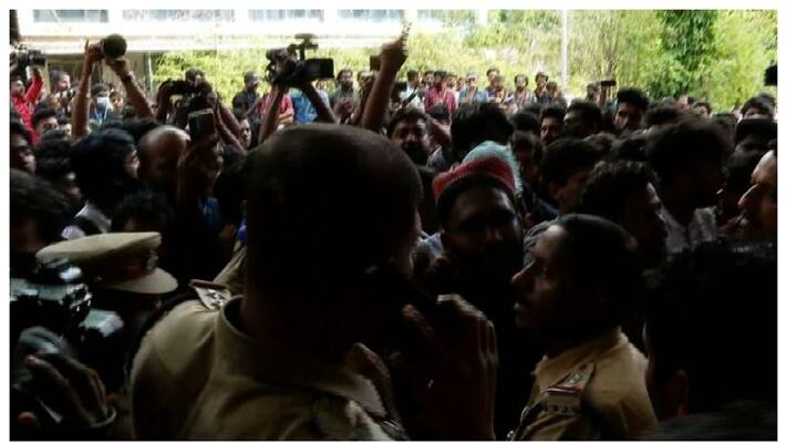police registered a case against those who protested at IFFK police registered a case against those who protested at IFFK