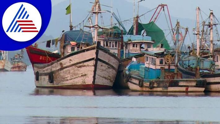 Cyclone Mandous has disrupted the lives of fishermen ar Karwar gvd Cyclone Mandous has disrupted the lives of fishermen ar Karwar gvd