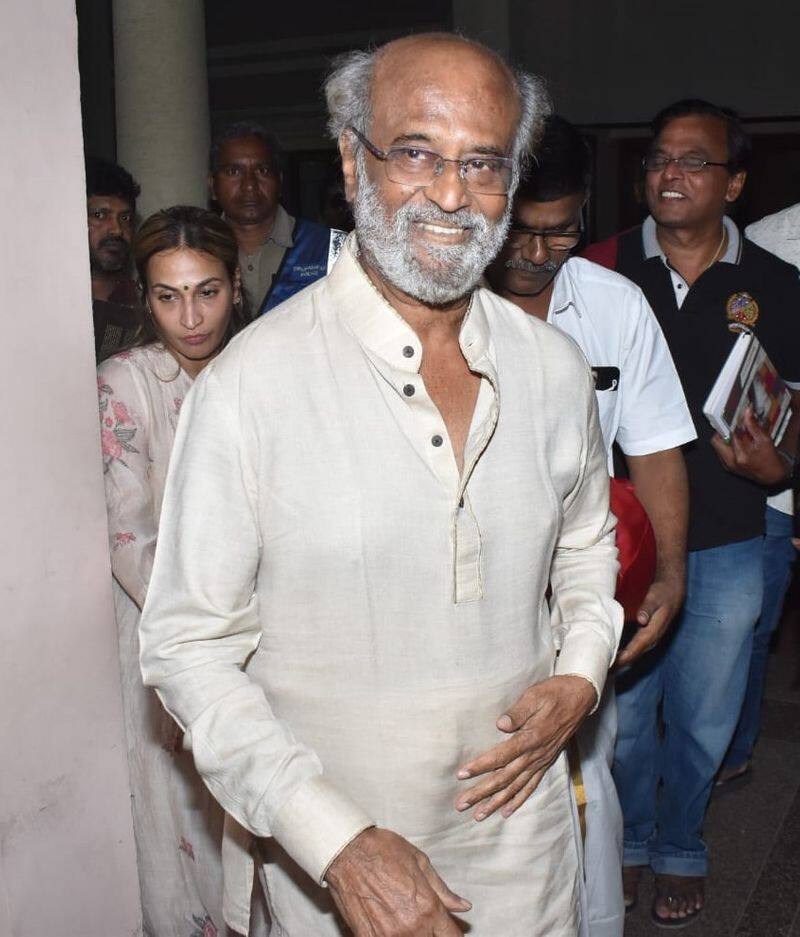 Superstar Rajinikanth visit tirupati temple with her daughter aishwarya