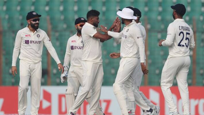 Ind vs Ban Umesh Yadav Ravichandran Ashwin Shine As India Bowl Out Bangladesh At 227 kvn Ind vs Ban Umesh Yadav Ravichandran Ashwin Shine As India Bowl Out Bangladesh At 227 kvn