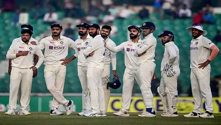 kuldeep yadav and mohammed siraj bowling well in first test and so bangladesh lost 8 wickets for just 102 runs kuldeep yadav and mohammed siraj bowling well in first test and so bangladesh lost 8 wickets for just 102 runs