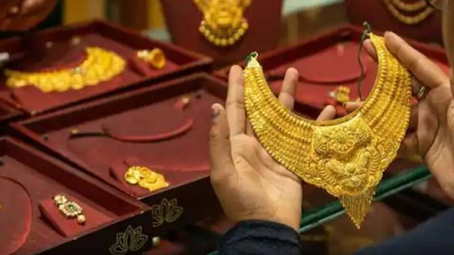 Gold silver prices remain unchanged yellow metal trades at Rs 57,160 Gold silver prices remain unchanged yellow metal trades at Rs 57,160