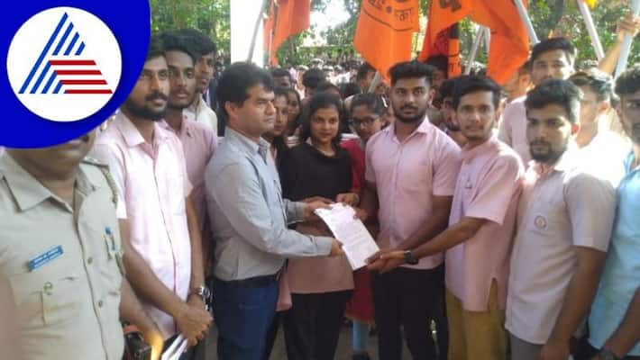 ABVP warns against delayed issuing marks cards by Mangalore University gow ABVP warns against delayed issuing marks cards by Mangalore University gow