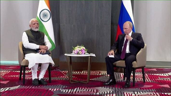 PM Narendra Modi holds telephonic conversation with Russian President Vladimir Putin PM Narendra Modi holds telephonic conversation with Russian President Vladimir Putin