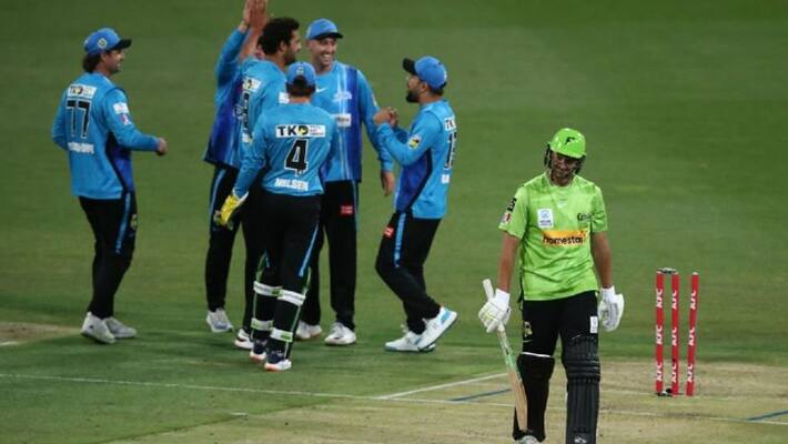 Sydney Thunder bowled out for 15. The lowest total in all men's T20 cricket Sydney Thunder bowled out for 15. The lowest total in all men's T20 cricket