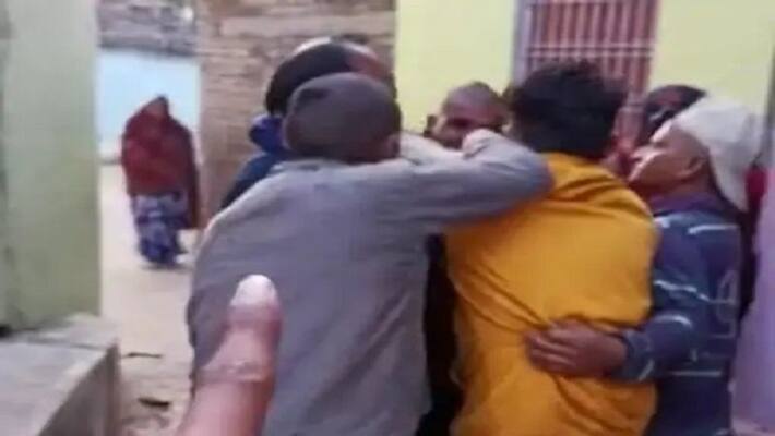 On Camera, 8-Month Pregnant Woman, Husband Brutally Thrashed In UP On Camera, 8-Month Pregnant Woman, Husband Brutally Thrashed In UP