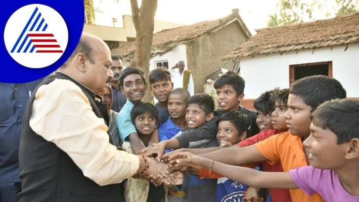 CM Basavaraj Bommai takes determinedness class to students in Haveri gow CM Basavaraj Bommai takes determinedness class to students in Haveri gow