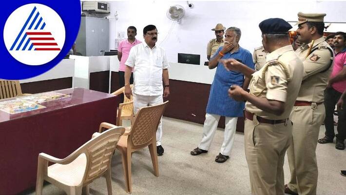 Home Minister Araga Jnanendra Visited Tiptur Police Station gvd Home Minister Araga Jnanendra Visited Tiptur Police Station gvd