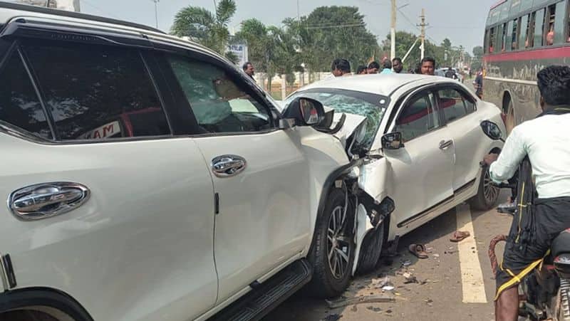 thanjavur Cars collided head-on.. Two DMK executives killed