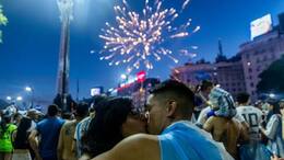 FIFA World Cup 2022 Millions Celebrate World Cup Victory At Iconic Argentina Monument kvn