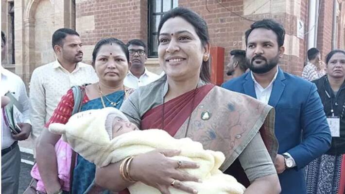 Maharashtra MLA Saroj Ahire Attends Assembly With Her Baby Maharashtra MLA Saroj Ahire Attends Assembly With Her Baby