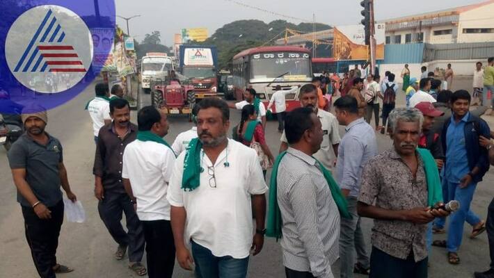 Mandya Bandh successful People also support farmers struggle sat Mandya Bandh successful People also support farmers struggle sat