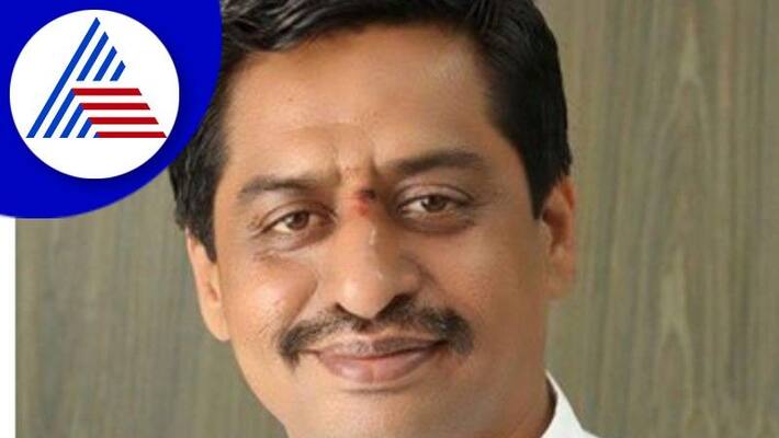KS Eshwarappa is doing blackmail politics says kb prasanna kumar rav KS Eshwarappa is doing blackmail politics says kb prasanna kumar rav