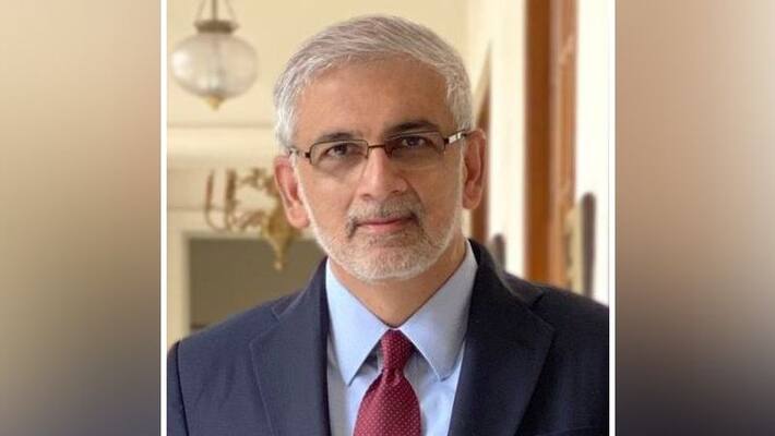A 19-year-old was slapped: Jet Airways CEO Sanjiv Kapoor recalls an incident, backs IndiGo air hostess A 19-year-old was slapped: Jet Airways CEO Sanjiv Kapoor recalls an incident, backs IndiGo air hostess