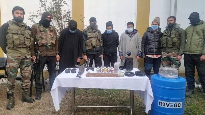 Five Hizbul Mujahideen terrorists arrested.. AK-56, IED, grenades seized.. Where are they? Five Hizbul Mujahideen terrorists arrested.. AK-56, IED, grenades seized.. Where are they?