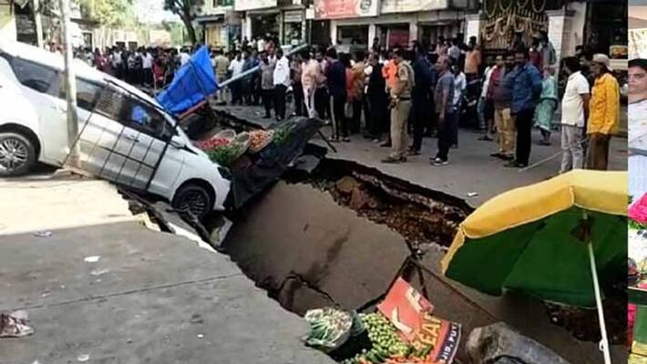 Pedda Nala collapses at Chaknawadi in Hyderabad Goshamahal Pedda Nala collapses at Chaknawadi in Hyderabad Goshamahal