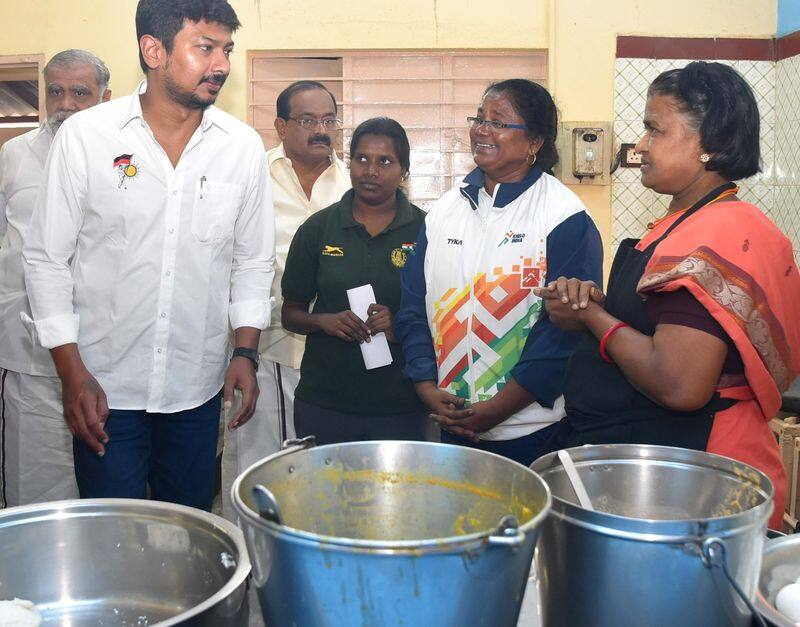 minister udhayanidhi stalin inspects government schools in dindugal