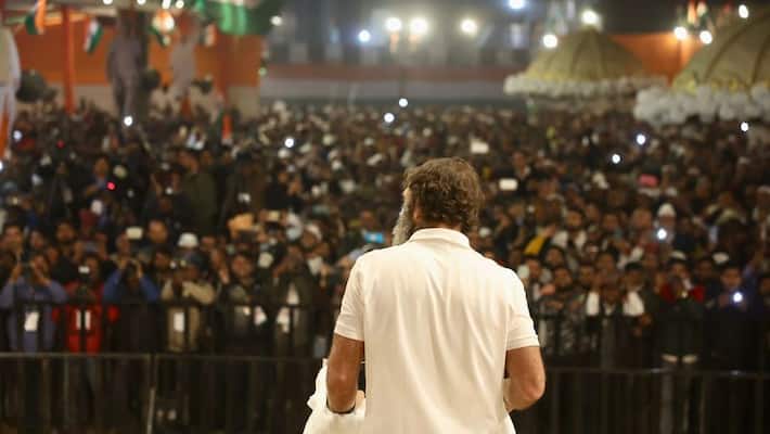 Its BJP vs Congress over Covid as Rahul Gandhi's Bharat Jodo Yatra enters Delhi AJR Its BJP vs Congress over Covid as Rahul Gandhi's Bharat Jodo Yatra enters Delhi AJR