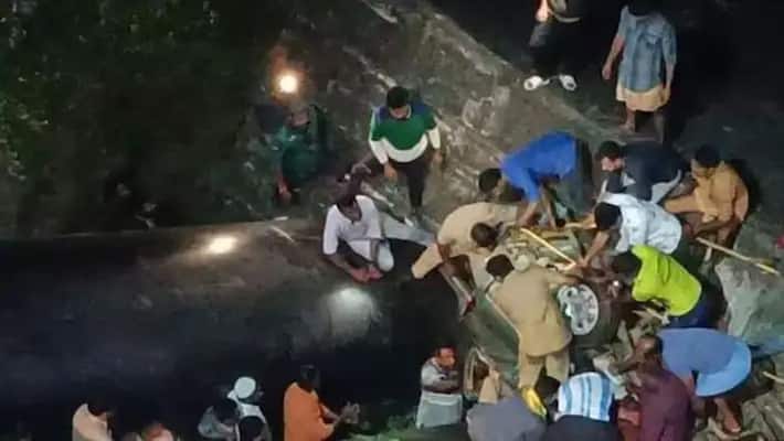 eight dead as van carrying sabarimala pilgrims falls into 40 foot gorge at tamilnadu ash eight dead as van carrying sabarimala pilgrims falls into 40 foot gorge at tamilnadu ash