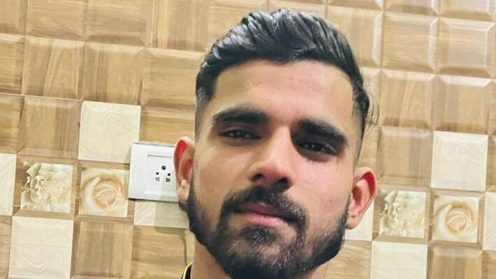 Auto Auto driver son picked for Rs 60 lakh after bid war Jammu Kashmir Based Pacer Avinash Singh All cricket fans need to know kvn Auto Auto driver son picked for Rs 60 lakh after bid war Jammu Kashmir Based Pacer Avinash Singh All cricket fans need to know kvn