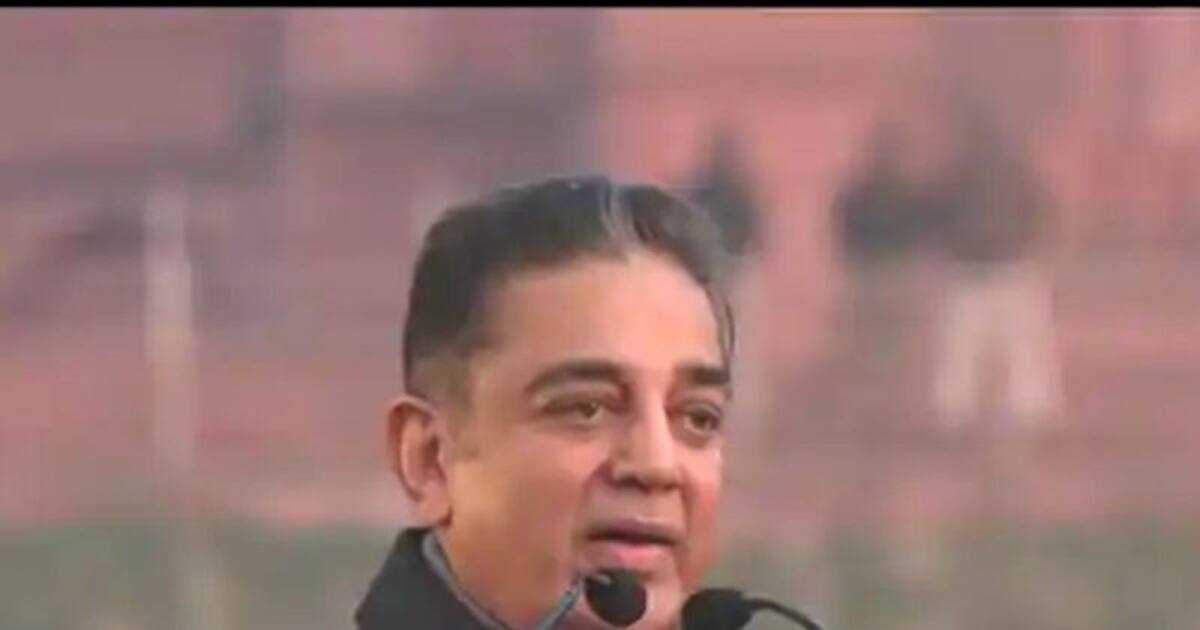 திருமண நிகழ்ச்சியில் பட்டு வேஷ்டி, சட்டையில் கமல் ஹாசன், அக்‌ஷய் குமார், அமீர் கான்!